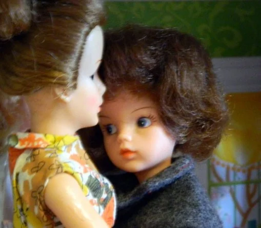 Cousin Sindy arrives from England